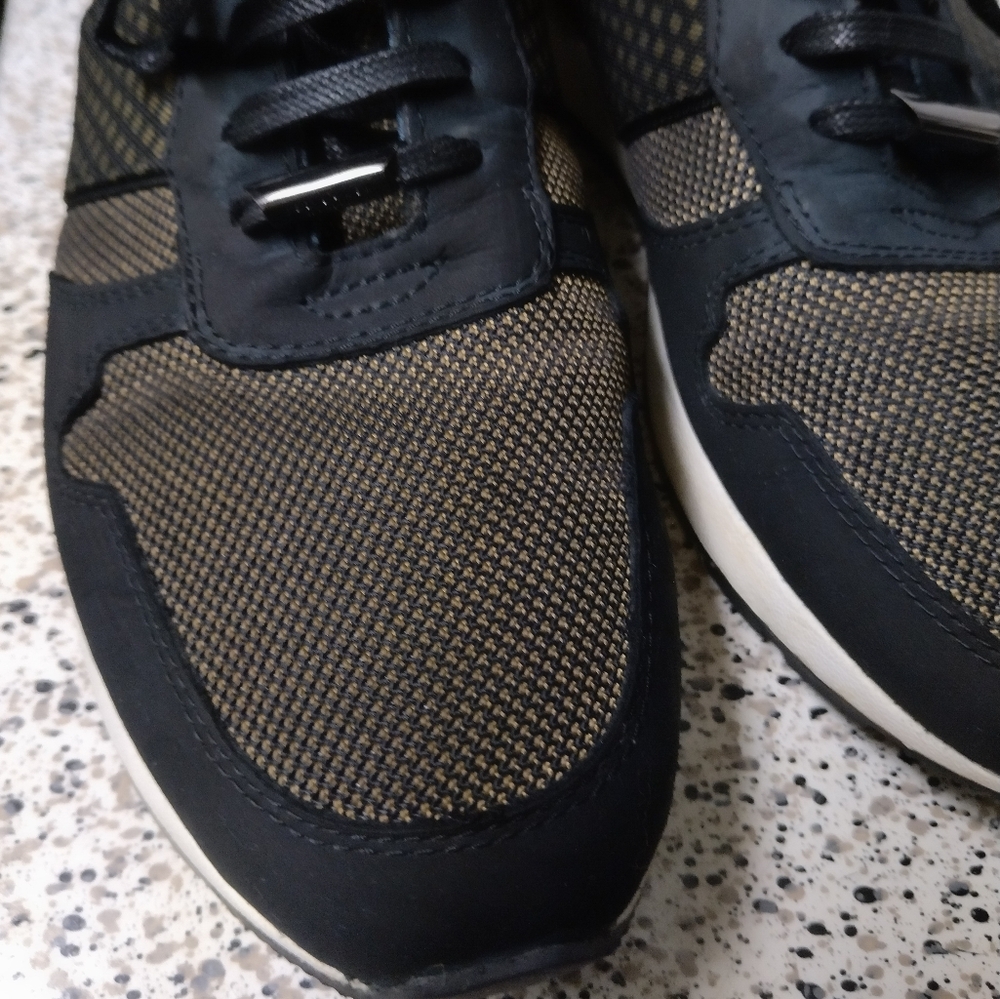 Shoes - Picture 8 of 8